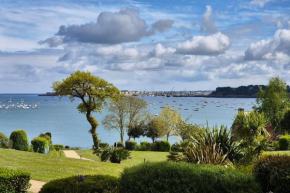 Nest with beautiful garden and sea view